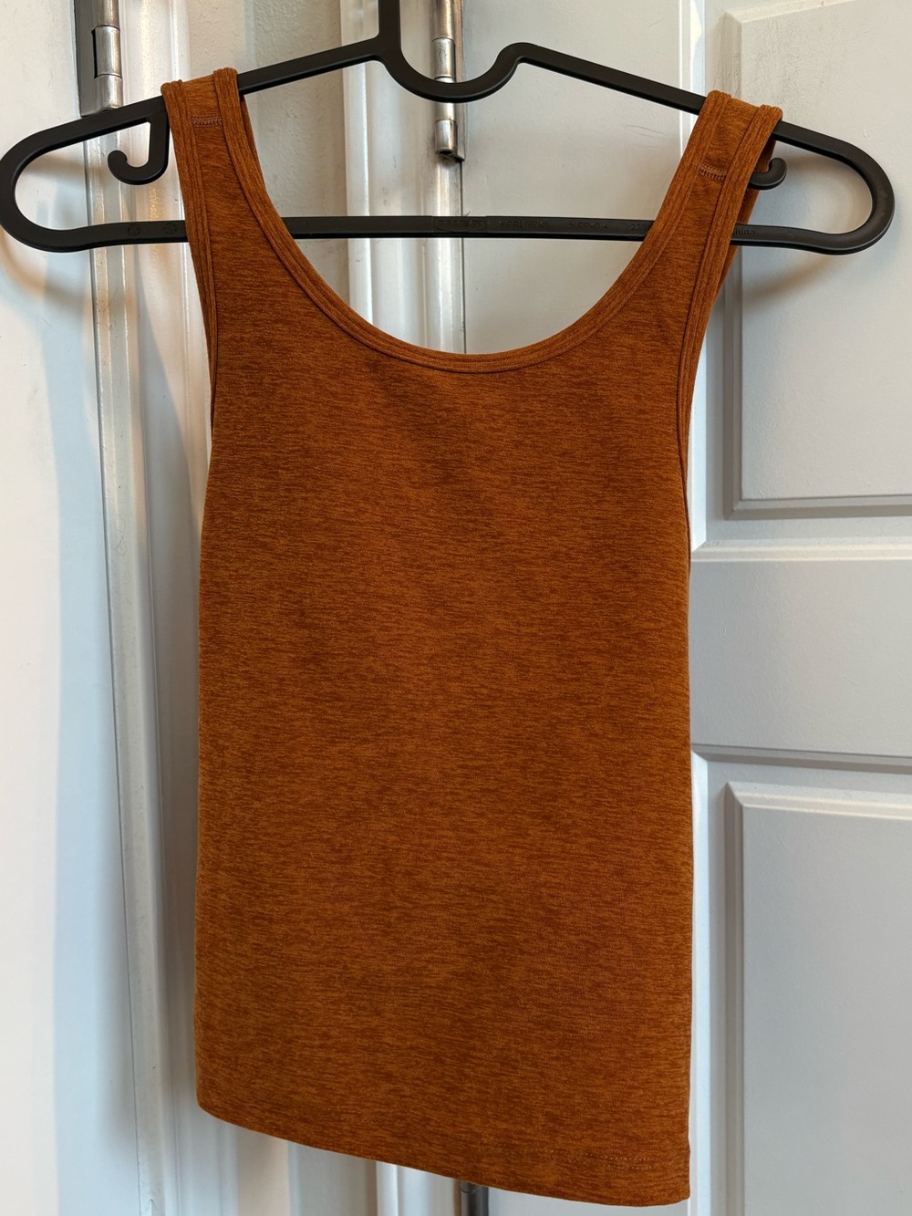 Beyond Yoga Size XL Studio Space-Dye Cross-Back Cropped Tank Top in Burnt Orange